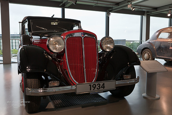Audi Front UW220