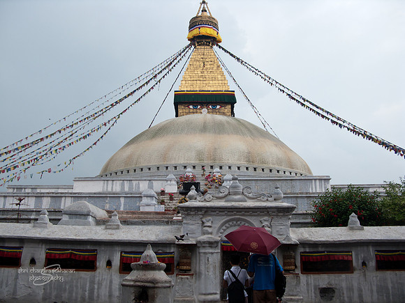 Buddhists praying @ Boudhanath Stupa